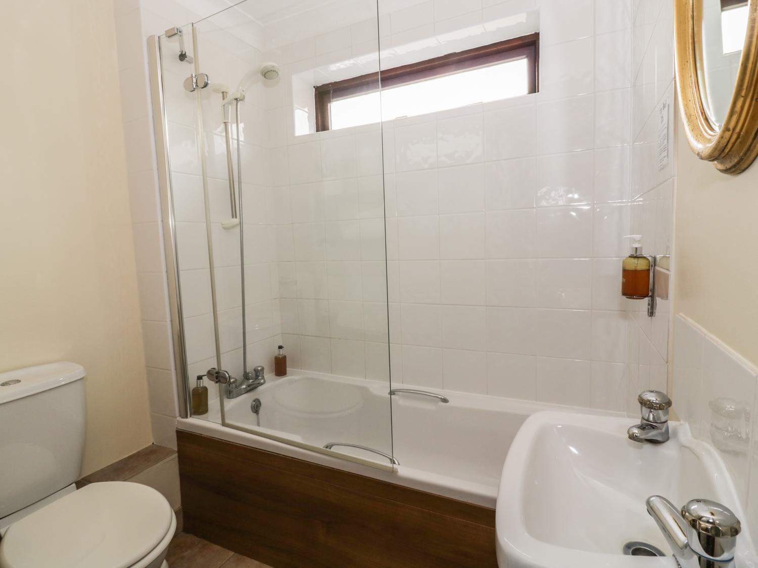 The Lodge Off High Street Hadleigh  Ngoại thất bức ảnh
